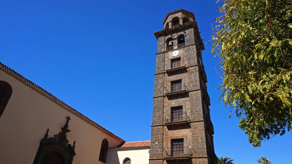 Der Glockenturm des Klosters von La Laguna